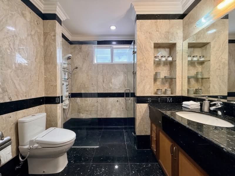 Rumah Banglo untuk Dijual di Green Heights (Kuching) - Beautriz Sim - Bathroom - PropertyGuru.com.my