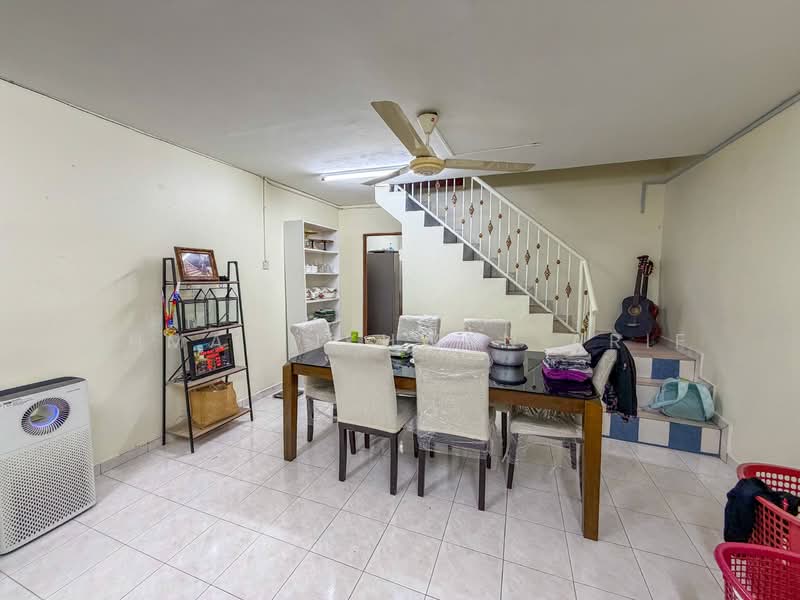 2-storey Terraced House for Sale in Ampang (Selangor) - Ahmad Ikhwan Arif - Dining Room - PropertyGuru.com.my