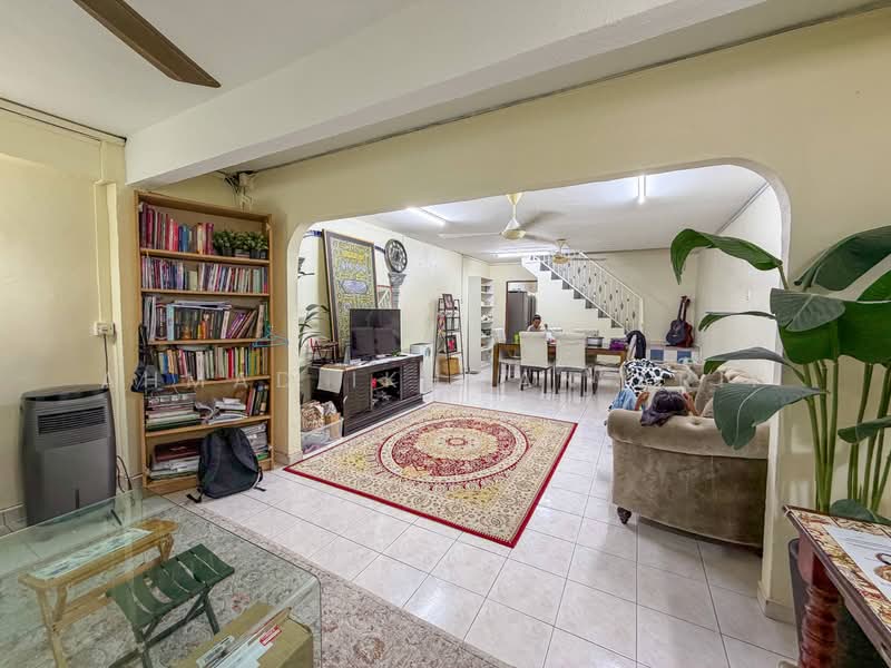 2-storey Terraced House for Sale in Ampang (Selangor) - Ahmad Ikhwan Arif - Living Room - PropertyGuru.com.my