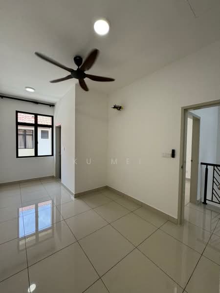 Rumah Teres 2 Tingkat untuk Disewa di Taman Rinting (Masai) - Ku Mei - Interior - PropertyGuru.com.my