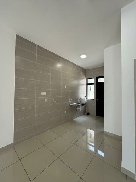 Rumah Teres 2 Tingkat untuk Disewa di Taman Rinting (Masai) - Ku Mei - Kitchen - PropertyGuru.com.my