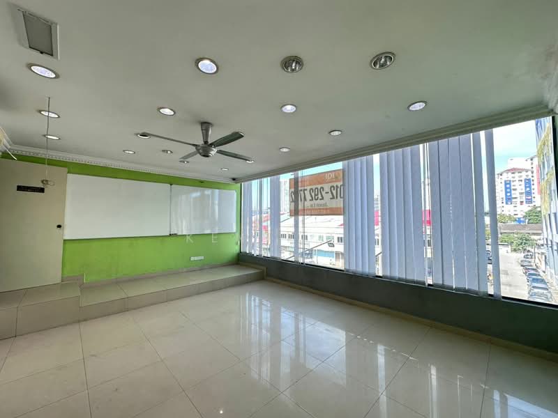 Untuk Disewa - Jalan Ipoh Batu 5