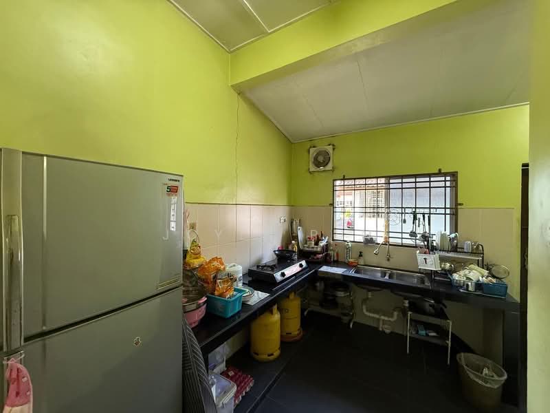 1-storey Terraced House for Sale in Taman Setia Indah (Tebrau) - Joyen Pun - Kitchen - PropertyGuru.com.my