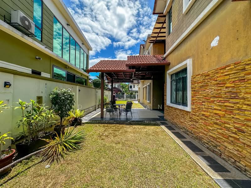 Semi-Detached House for Sale in Puncak Bangi (Bandar Baru Bangi) - Ahmad Ikhwan Arif - Exterior - PropertyGuru.com.my