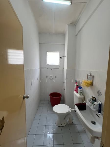 Apartment for Sale at Vista Seri Alam - Joyen Pun - Bathroom - PropertyGuru.com.my