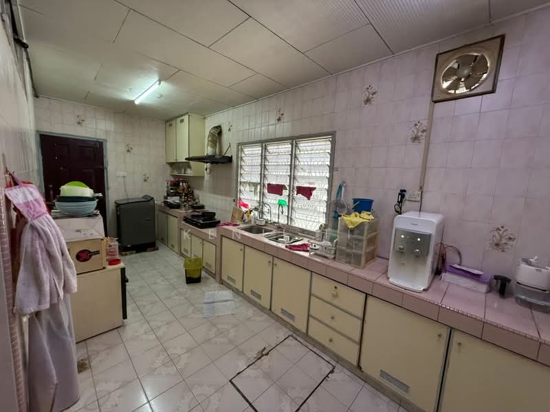 2-storey Terraced House for Sale in Kepong (Kuala Lumpur) - Kenji Ti - Kitchen - PropertyGuru.com.my