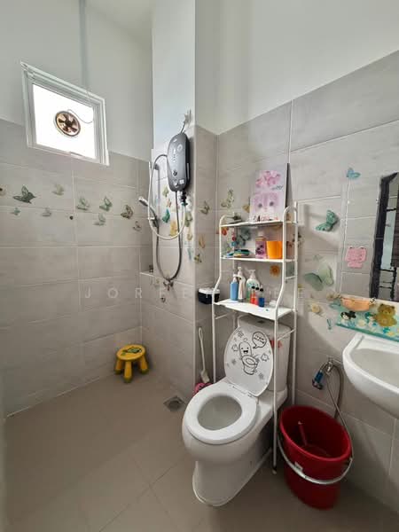 Semi-Detached House for Sale in Kulai (Johor) - Joreen Lee - Bathroom - PropertyGuru.com.my