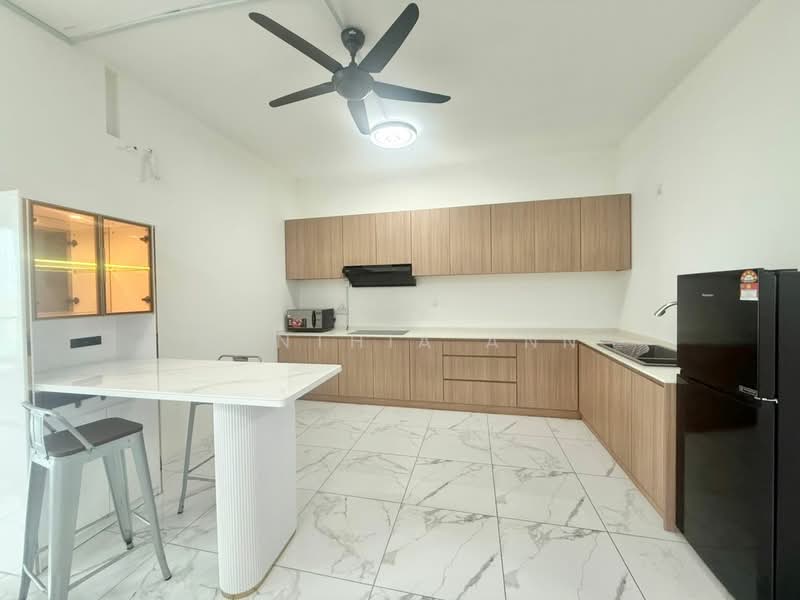 Condominium for Sale at QuayWest Residence - Cynthia Ann - Kitchen - PropertyGuru.com.my