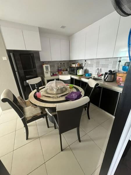 Service Residence for Sale at The Garden Residences - Yen Ma - Kitchen - PropertyGuru.com.my