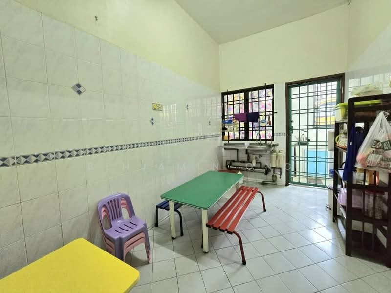 2-storey Terraced House for Sale in Taman Mount Austin (Tebrau) - Benjamin Ong - Kitchen - PropertyGuru.com.my