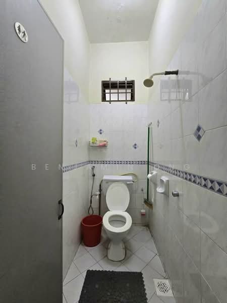 2-storey Terraced House for Sale in Taman Mount Austin (Tebrau) - Benjamin Ong - Bathroom - PropertyGuru.com.my
