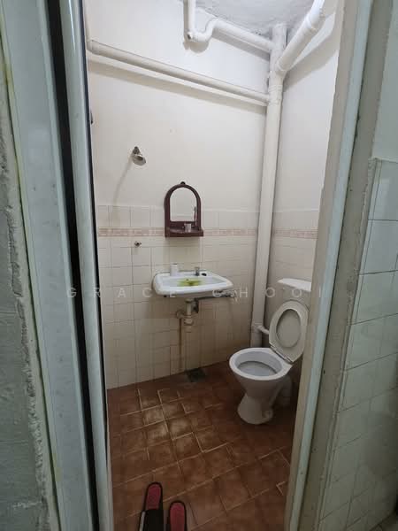 Metro Perdana Timur untuk Untuk Dijual - RM 300,000, Mac 2026 - Bathroom - PropertyGuru.com.my