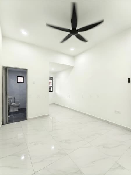 1-storey Terraced House for Sale in Taman Skudai Baru (Skudai) - Calvin Lee - Bathroom - PropertyGuru.com.my