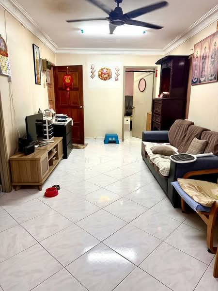 Seksyen 2 Wangsa Maju Flat untuk Untuk Dijual - RM 285,000, Mac 2026 - Living Room - PropertyGuru.com.my