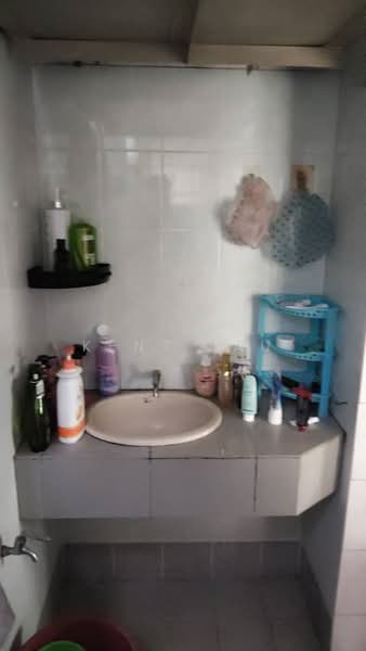 Seksyen 2 Wangsa Maju Flat untuk Untuk Dijual - RM 285,000, Mac 2026 - Bathroom - PropertyGuru.com.my