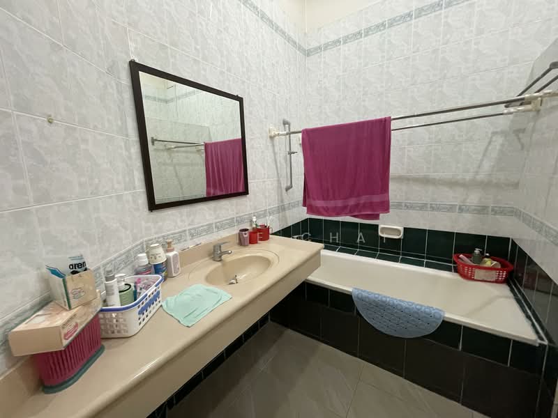 Terraced House for Sale in Sunway Damansara (Kota Damansara) - Angie Chai - Bathroom - PropertyGuru.com.my
