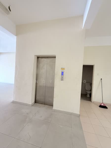 Shop / Office for Rent in Raja Uda (Butterworth) - Mindy Kong - Corridor - PropertyGuru.com.my