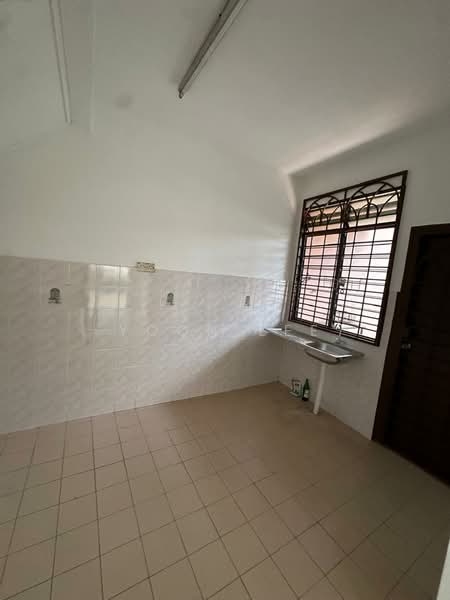 Rahang Bidara Seremban untuk Untuk Dijual - RM 450,000, Mac 2026 - Kitchen - PropertyGuru.com.my
