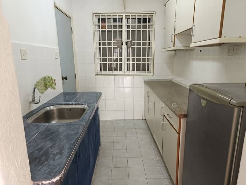 Taman Kristal untuk Untuk Disewa - RM 1,300 /bulan, Mac 2026 - Kitchen - PropertyGuru.com.my