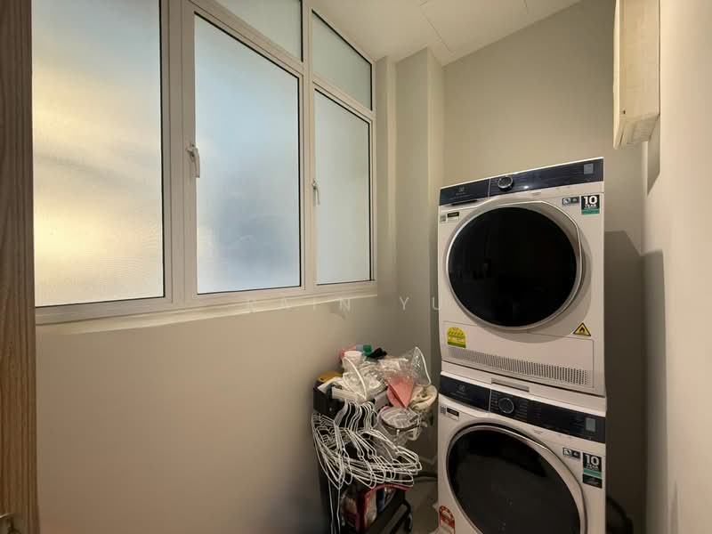 Condominium for Sale at QuayWest Residence - Rain Yu - Yard - PropertyGuru.com.my