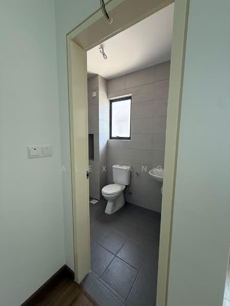 Akina @ Kajang 2 Precinct 3 untuk Untuk Dijual - RM 780,000, Mac 2026 - Bathroom - PropertyGuru.com.my