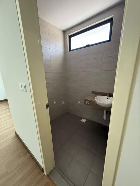 Akina @ Kajang 2 Precinct 3 untuk Untuk Dijual - RM 780,000, Mac 2026 - Bathroom - PropertyGuru.com.my