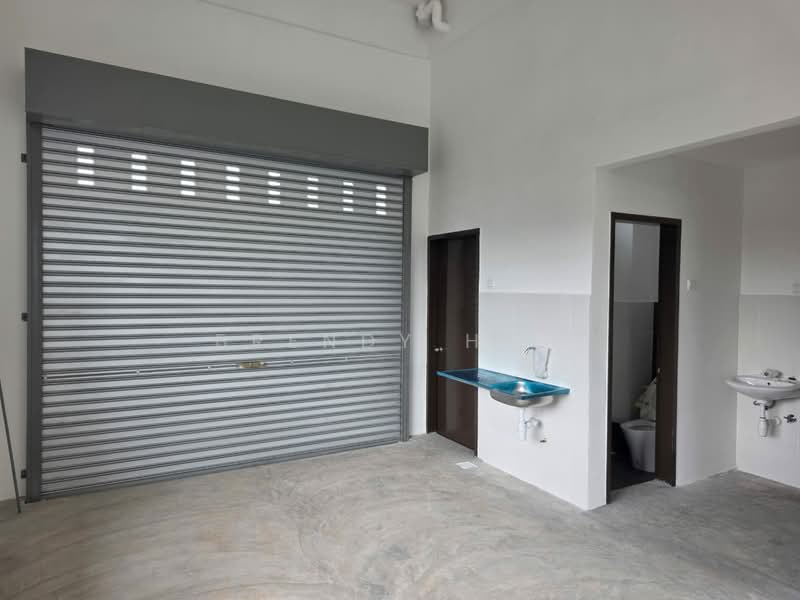 Shop / Office for Rent in Johor Bahru (Johor) - Brendy Hoo - Bathroom - PropertyGuru.com.my