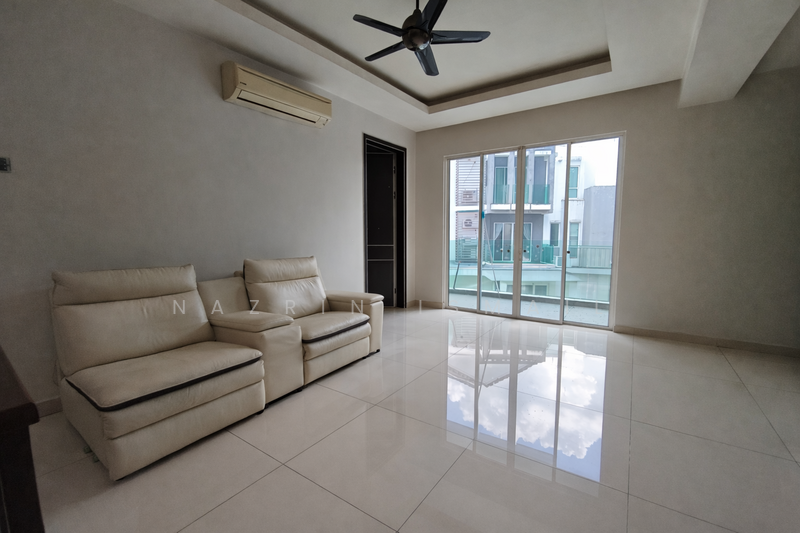Residential Land for Sale in USJ Heights (Subang Jaya) - Nazrin Ismail - Living Room - PropertyGuru.com.my