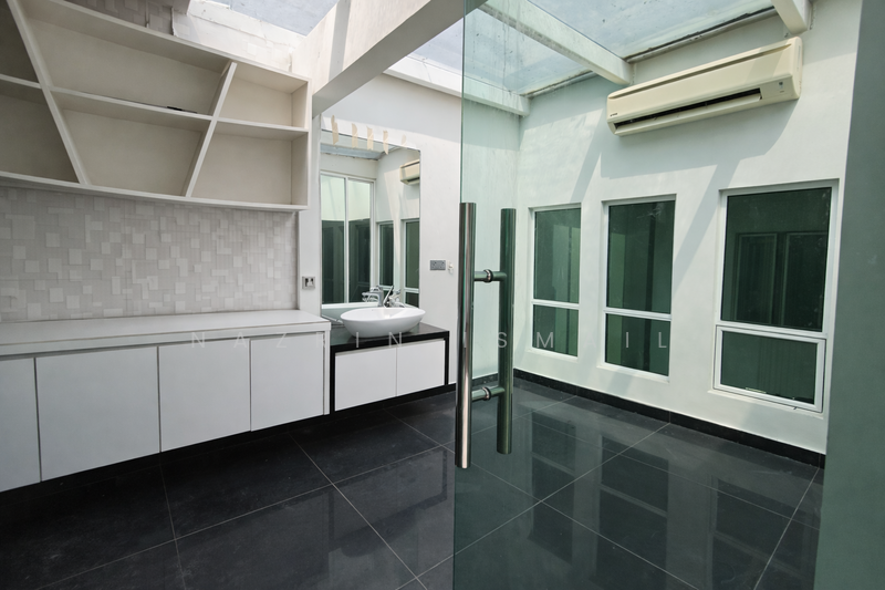 Residential Land for Sale in USJ Heights (Subang Jaya) - Nazrin Ismail - Bathroom - PropertyGuru.com.my