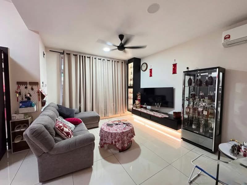 Cluster House for Sale in Taman Bestari Indah (Ulu Tiram) - Kino Jaw - Living Room - PropertyGuru.com.my