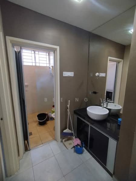 1.5-storey Terraced House for Rent in Taman Impian Emas (Skudai) - Bee Ng - Bathroom - PropertyGuru.com.my