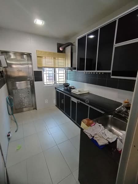 1.5-storey Terraced House for Rent in Taman Impian Emas (Skudai) - Bee Ng - Kitchen - PropertyGuru.com.my
