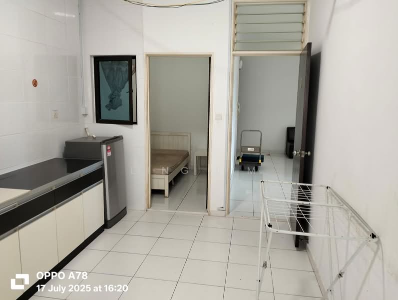 Service Residence for Sale at Sky Gardens Residences - LING LIM - Kitchen - PropertyGuru.com.my