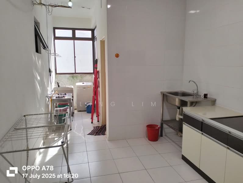 Service Residence for Sale at Sky Gardens Residences - LING LIM - Kitchen - PropertyGuru.com.my