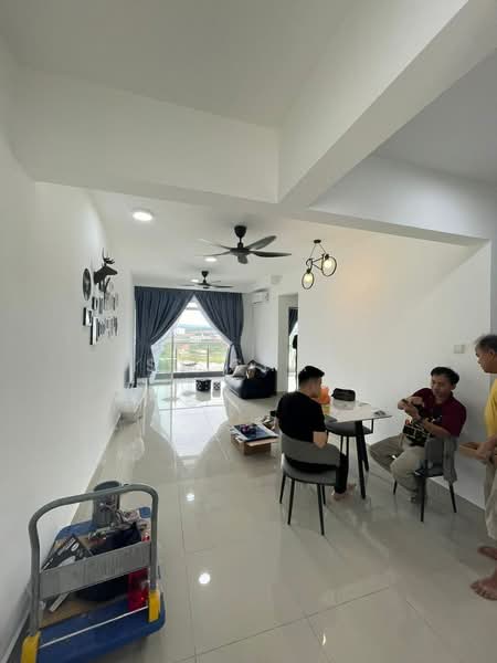 D'Putra Suites untuk Untuk Disewa - RM 2,800 /bulan, Mac 2026 - Living Room - PropertyGuru.com.my