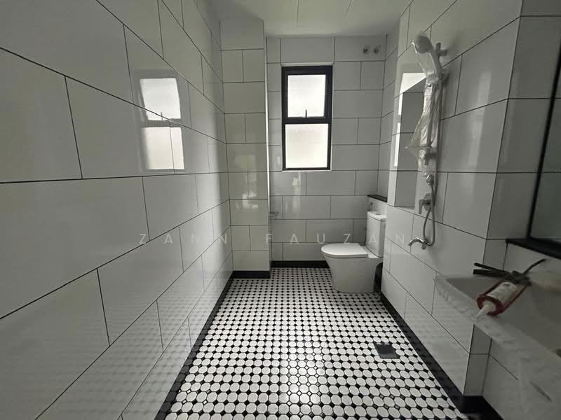 Semi-Detached House for Sale in Shah Alam (Selangor) - Zann Fauzan - Bathroom - PropertyGuru.com.my