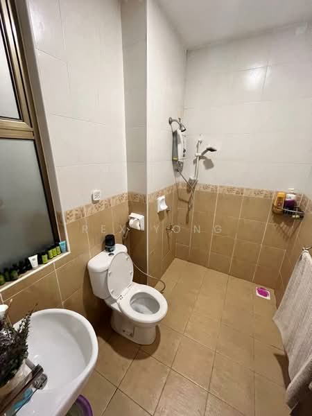 Taman Sutera Utama untuk Untuk Dijual - RM 2,300,000, Mac 2026 - Bathroom - PropertyGuru.com.my