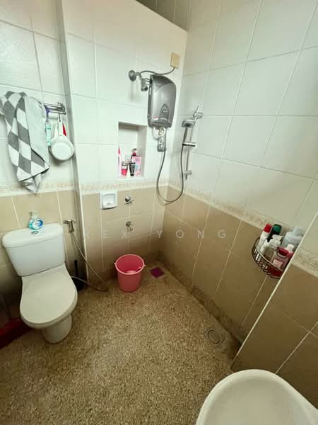 Taman Sutera Utama untuk Untuk Dijual - RM 2,300,000, Mac 2026 - Bathroom - PropertyGuru.com.my