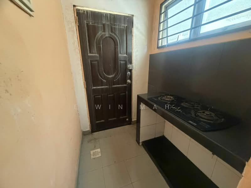 2.5-storey Terraced House for Sale in Bandar Country Homes (Rawang) - Elwin Mah - Kitchen - PropertyGuru.com.my