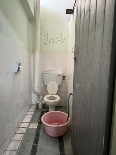 Shop / Office for Rent in Raja Uda (Butterworth) - Jack Ng - Bathroom - PropertyGuru.com.my