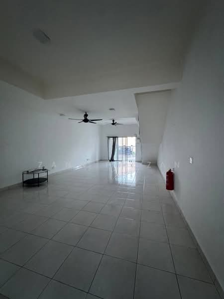 2-storey Terraced House for Rent in Rawang (Selangor) - Zann Fauzan - Living Room - PropertyGuru.com.my