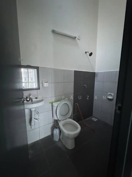 2-storey Terraced House for Rent in Rawang (Selangor) - Zann Fauzan - Bathroom - PropertyGuru.com.my