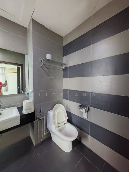 Condominium for Rent at KSL D'Esplanade Residence - Alice Ang - Bathroom - PropertyGuru.com.my