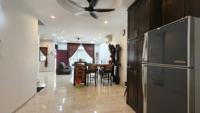2-storey Terraced House for Sale in Taman Impian Emas (Skudai) - Jacq Sim - Living Room - PropertyGuru.com.my