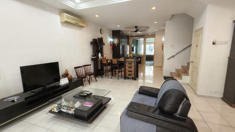 2-storey Terraced House for Sale in Taman Impian Emas (Skudai) - Jacq Sim - Living Room - PropertyGuru.com.my