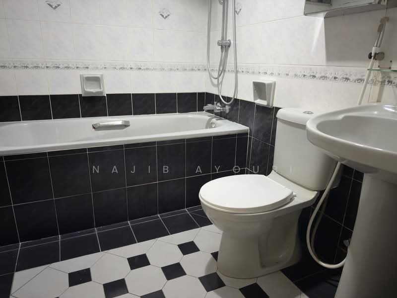 Ampang 971 untuk Untuk Dijual - RM 1,300,000, Mac 2026 - Bathroom - PropertyGuru.com.my