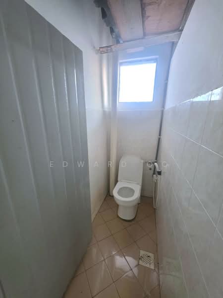 Taman Harmoni II untuk Untuk Dijual - RM 210,000, Mac 2026 - Bathroom - PropertyGuru.com.my