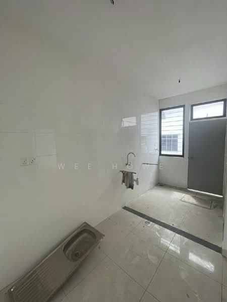 2-storey Terraced House for Sale in Setia Tropika (Johor Bahru) - Wee Howe - Kitchen - PropertyGuru.com.my