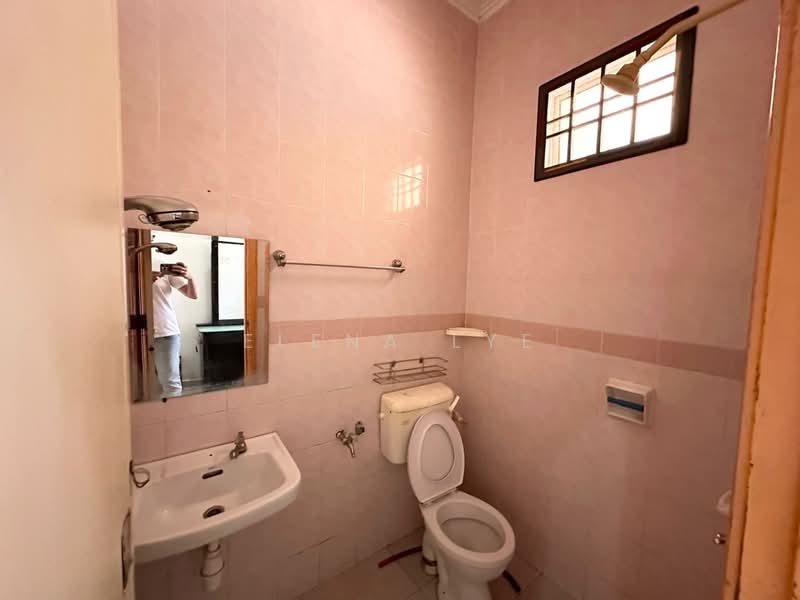 Taman Nusa Bestari 2 untuk Untuk Disewa - RM 1,900 /bulan, Mac 2026 - Bathroom - PropertyGuru.com.my