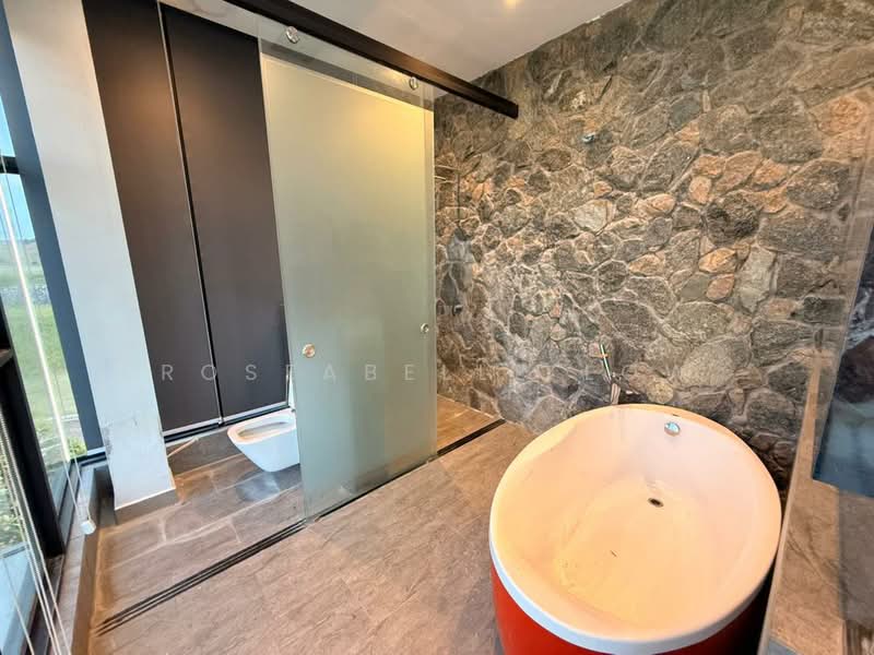 Bungalow for Sale in Johor Bahru (Johor) - Roseabelle Low - Bathroom - PropertyGuru.com.my